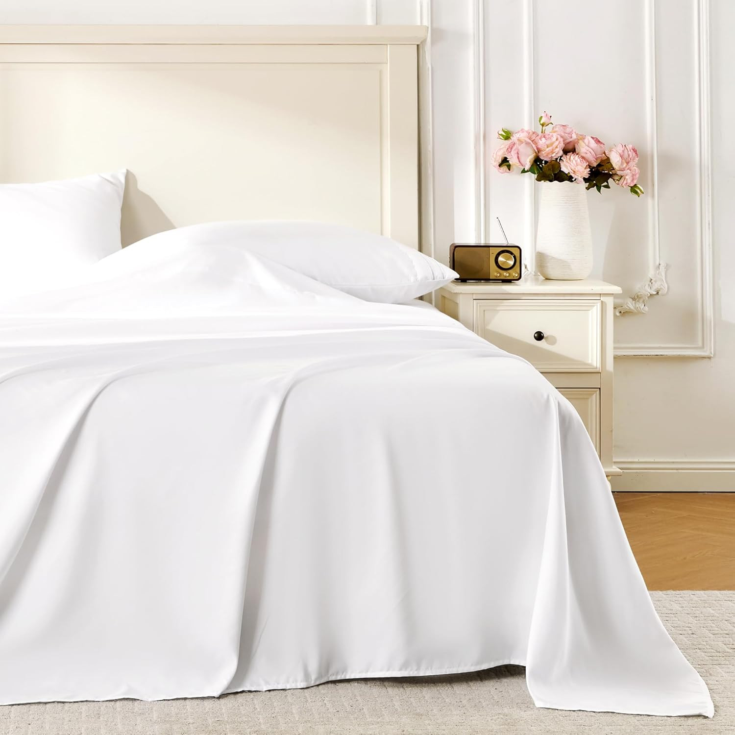 White Queen Sheet Set, 4 Pieces Soft Bedding Queen Sheet Set, Breathable and Coo