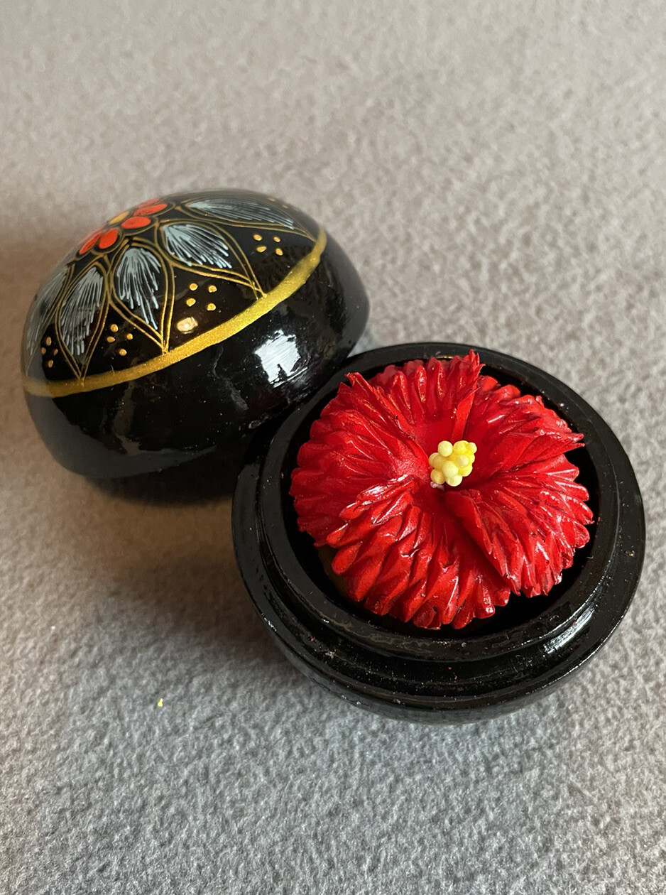 🌹Red Hibiscus- Hand Carved Display Soap 2″ Perfect Holiday gift,100% Handmade🌹