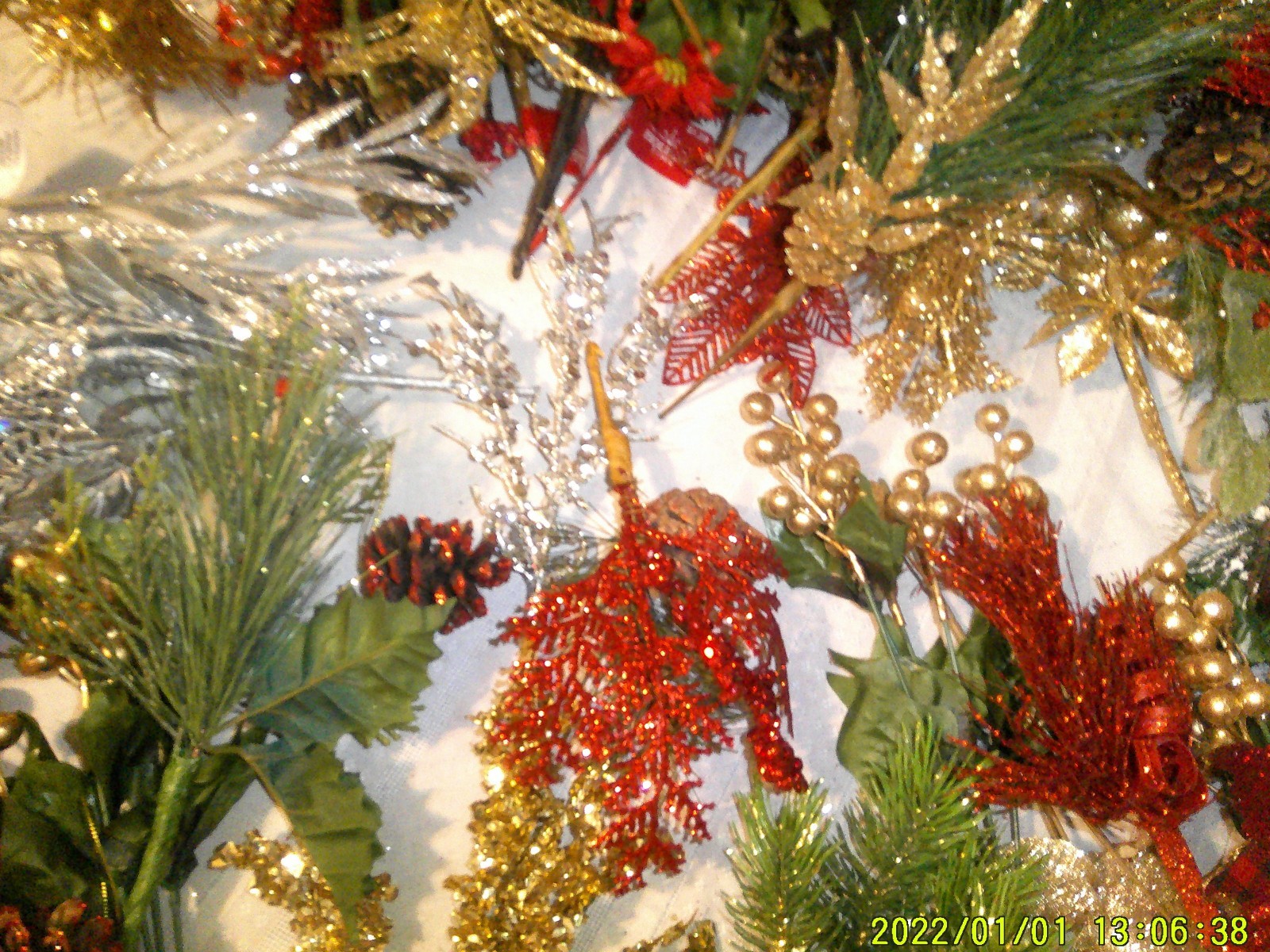 LARGE ASSORTMENT OF CRAFT ARTIFICIAL FLORAL POINSETTIA FLOWERS HOLIDAY MANY UNUS