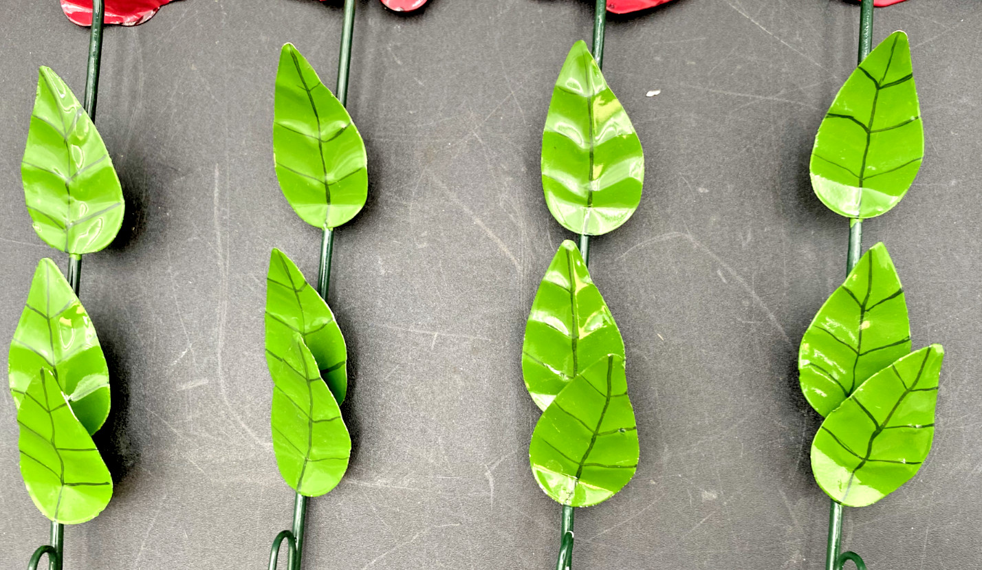 (10) LONG STEM RED ROSE MINI STRING LIGHT HOLDERS METAL 13″ LONG UNBRANDED