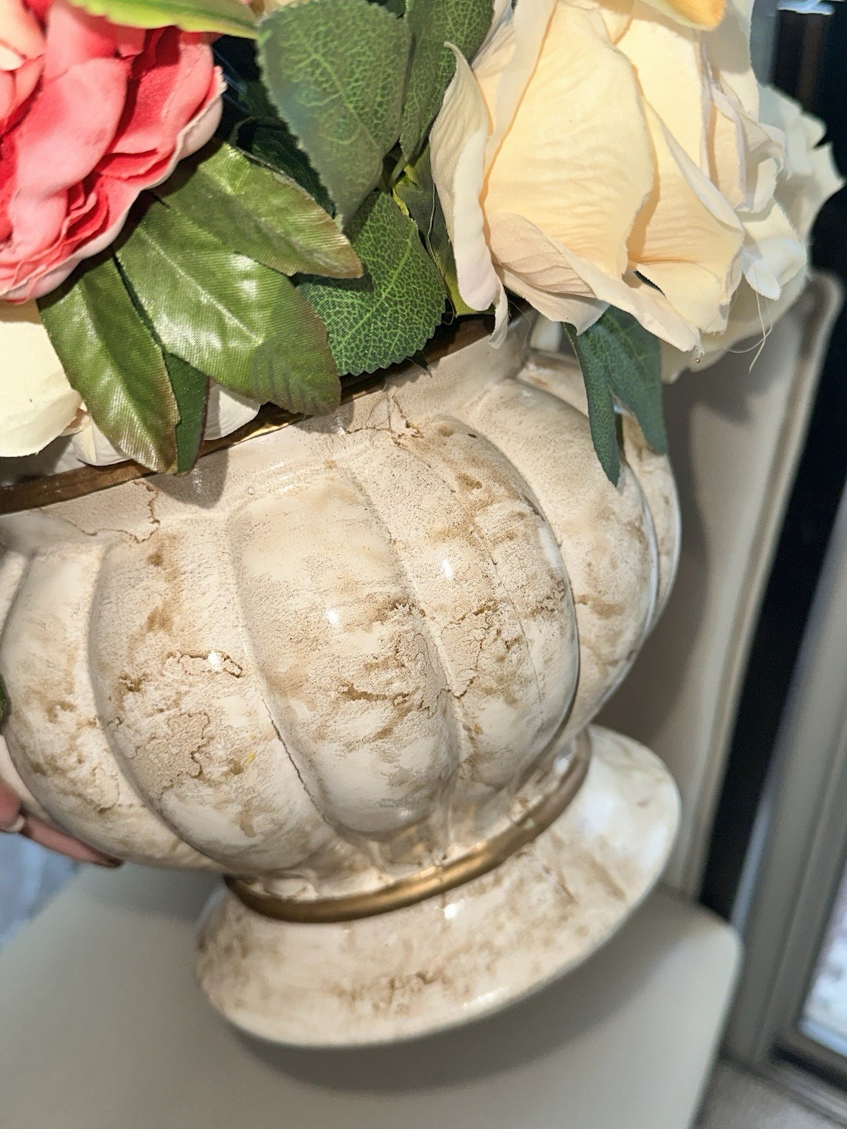 Faux Flowers in Ceramic Vase Artificial Flower Arrangement Decoration for Home