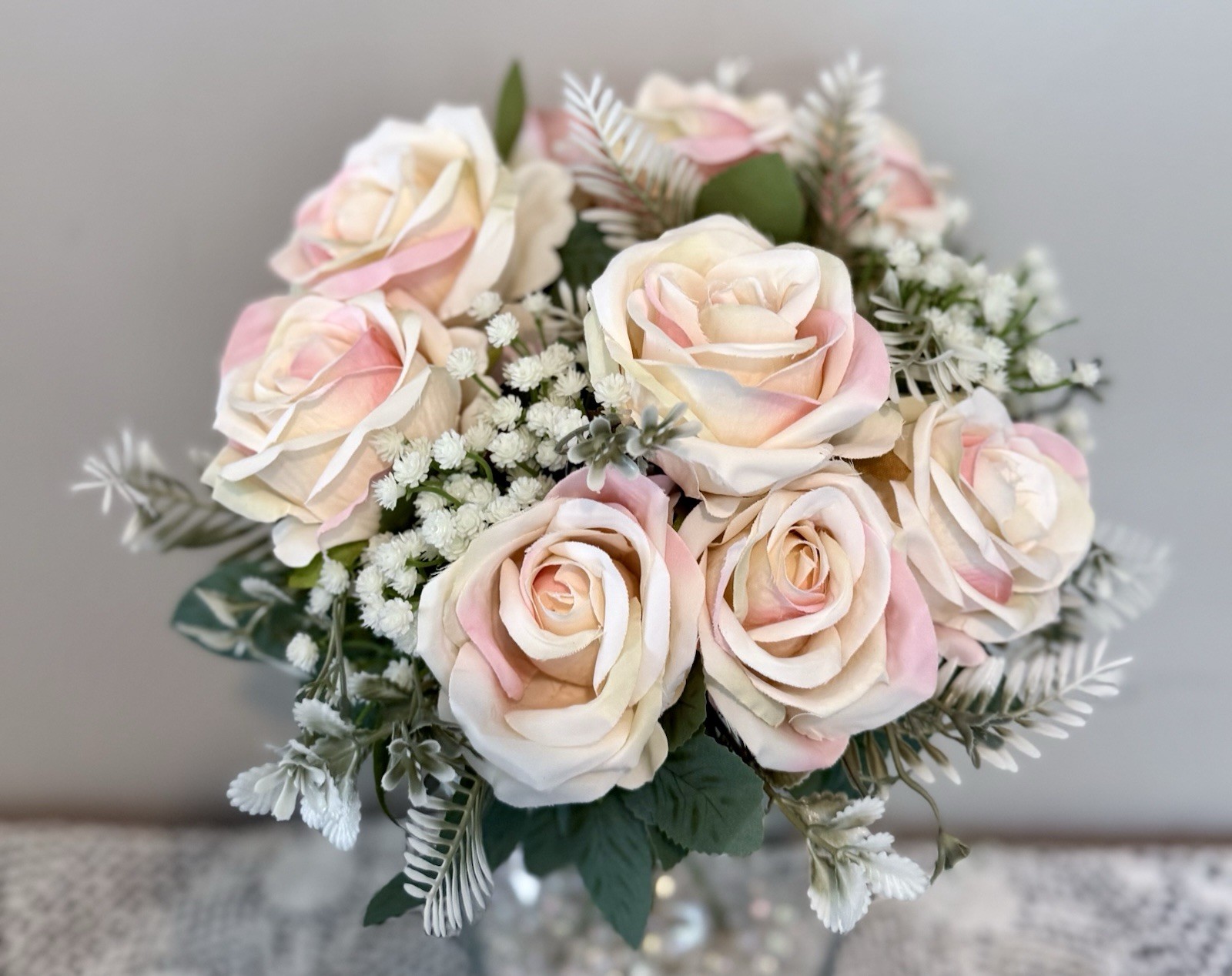 New Premium Pink Tipped Cream Silk Roses Glass Vase Table Top Arrangement