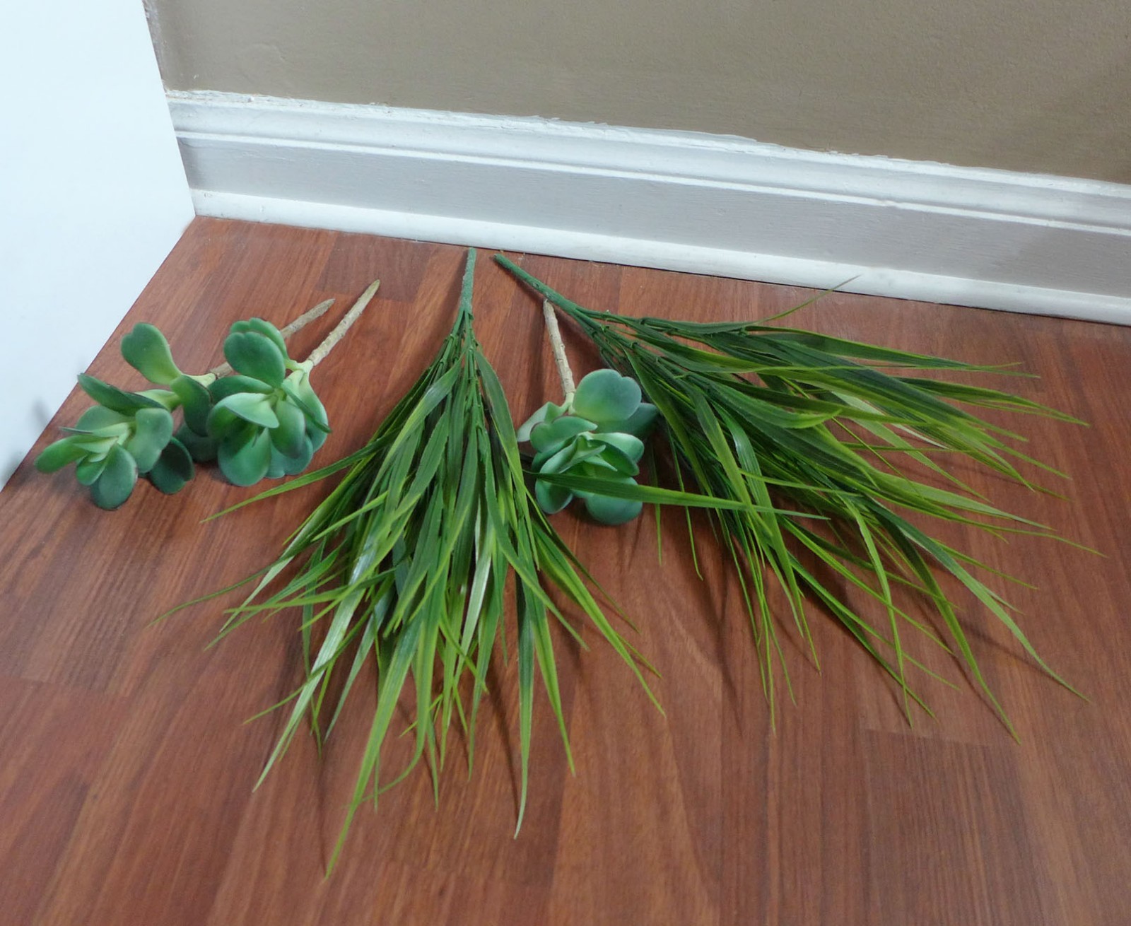 5 Artificial Grass Bushes Desert Plants Plastic Flower Home Garden Landscape