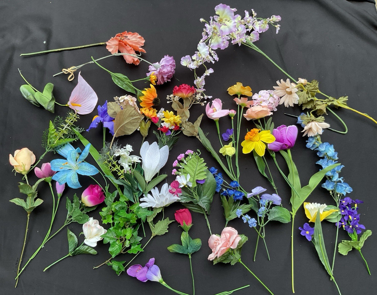 Artificial Flowers Lot Mixed Assorted Variety For Decor Crafts New/Used – 4 oz.