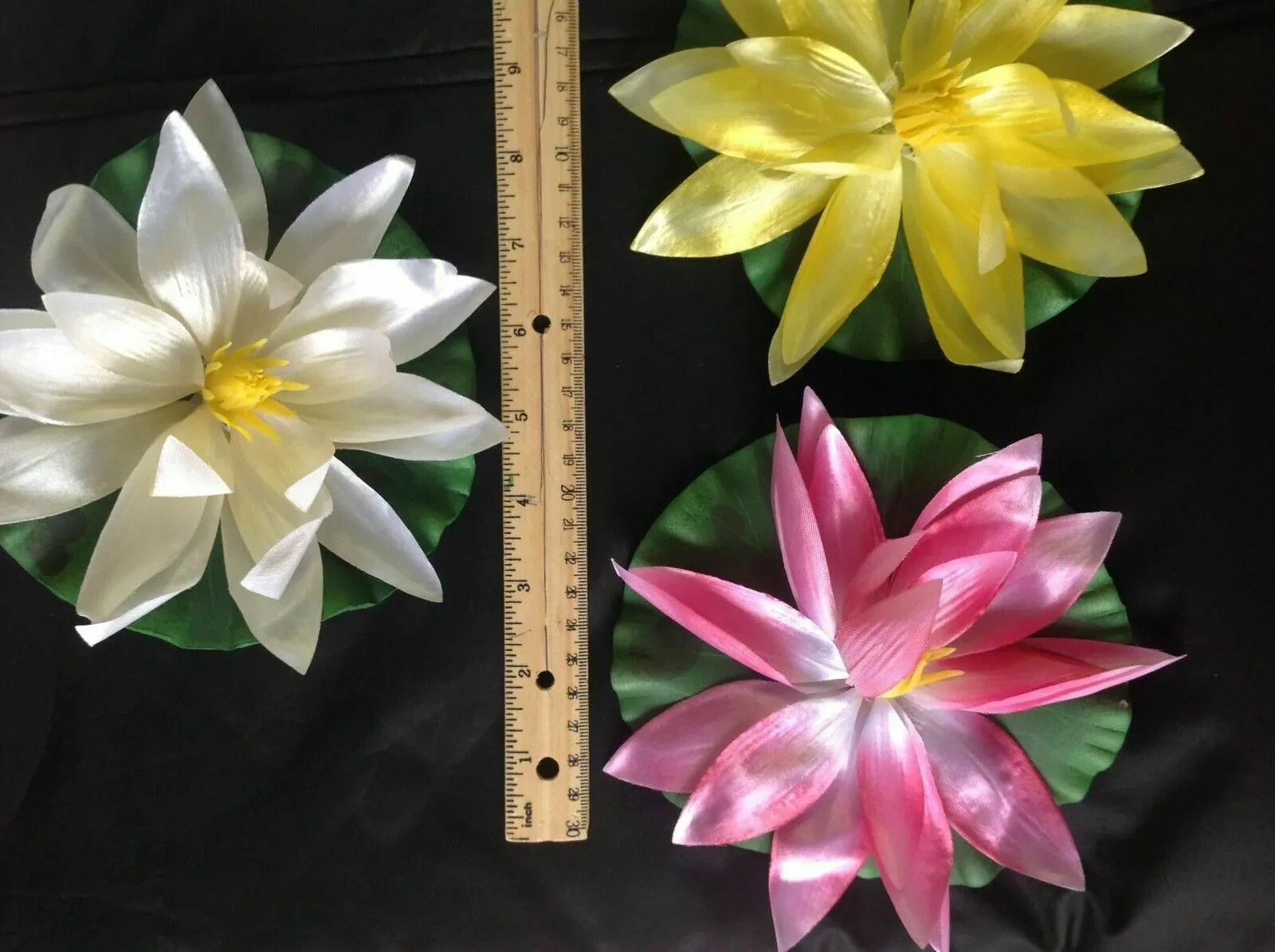 3 FLOATING ARTIFICIAL BLOOMING WATER LILY FLOWERS FOR POND 6 inches