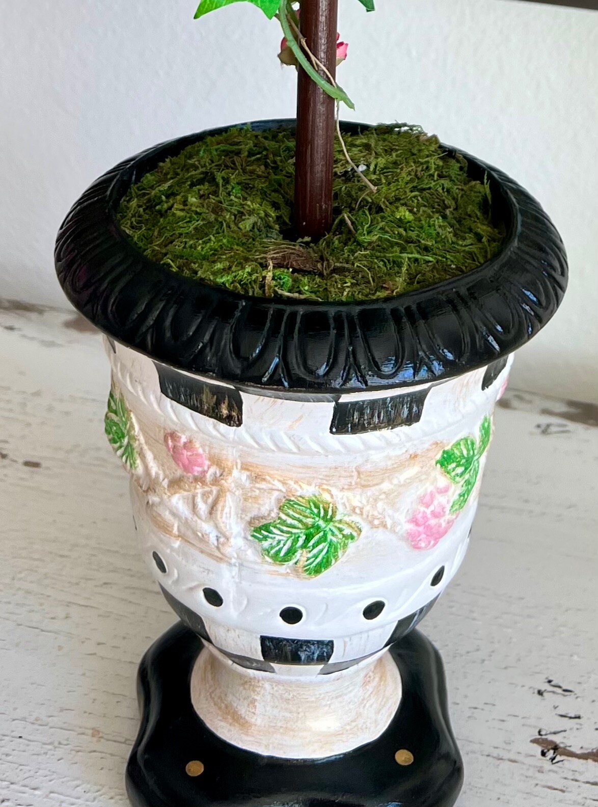 Hand Painted Ivy Floral Rose Topiary – Designer Inspired – Black & White Check