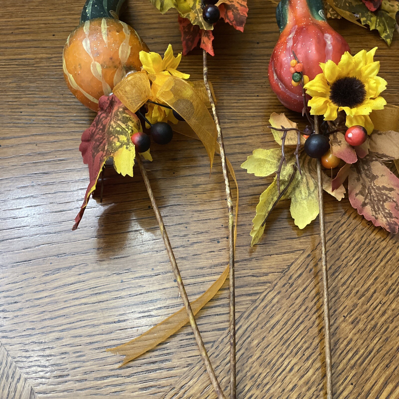 H04 Set of 4 – Artificial Short & Long Neck Gourds w/Fall Flowers on Pics
