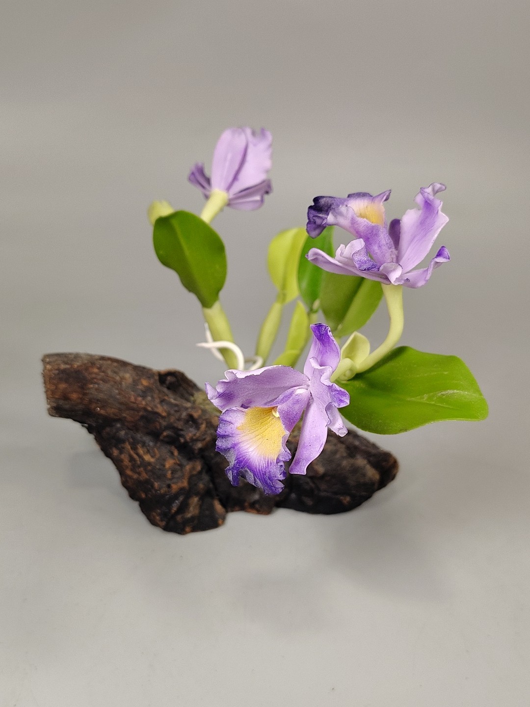 Artificial Realistic Flower Purple Iris Driftwood Moss Decor