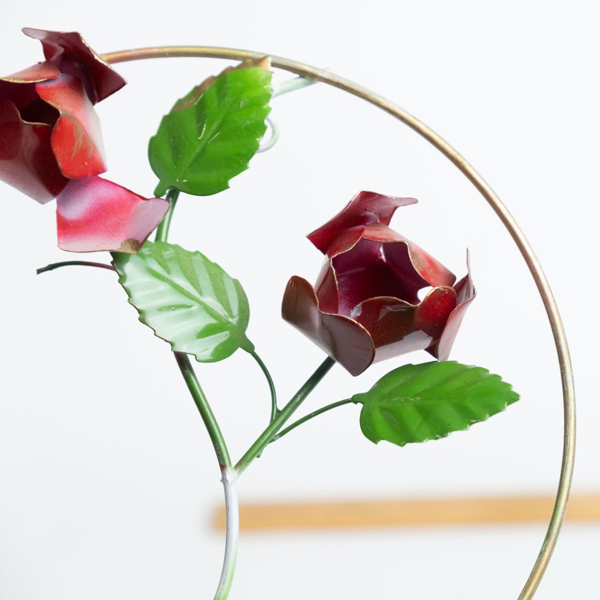 VTG Red Rose Wreath metal wall place Made in Hong Kong 6″
