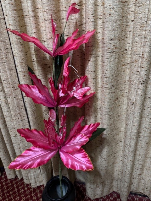 Silk Lily Stem Flowers-2 white w/ Butterflies & 4 red Lillies