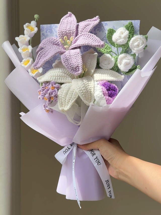 Handmade Crochet Flower Bouquet – Knitted Lily Faux Flowers for Home Decor, Gift