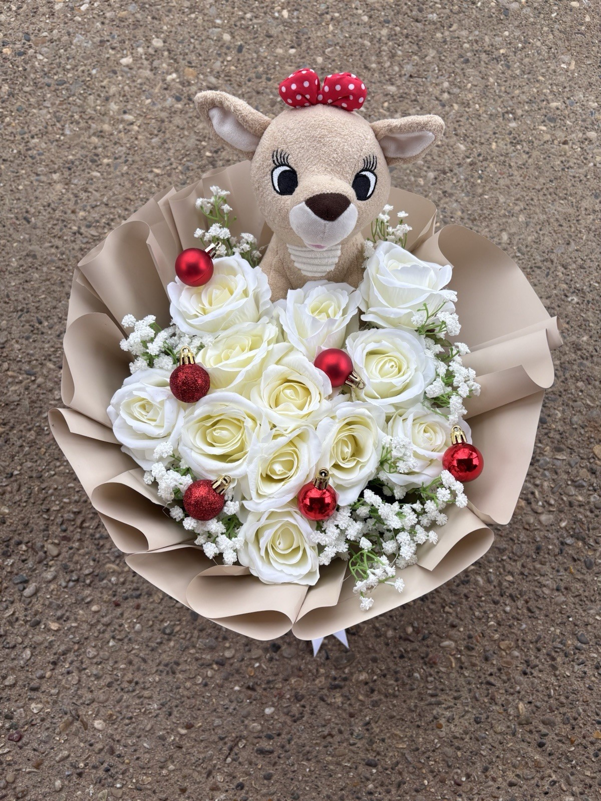 Festive Lighted Rose Bouquet with Reindeer – Holiday Decor or Gift 🎁🎄