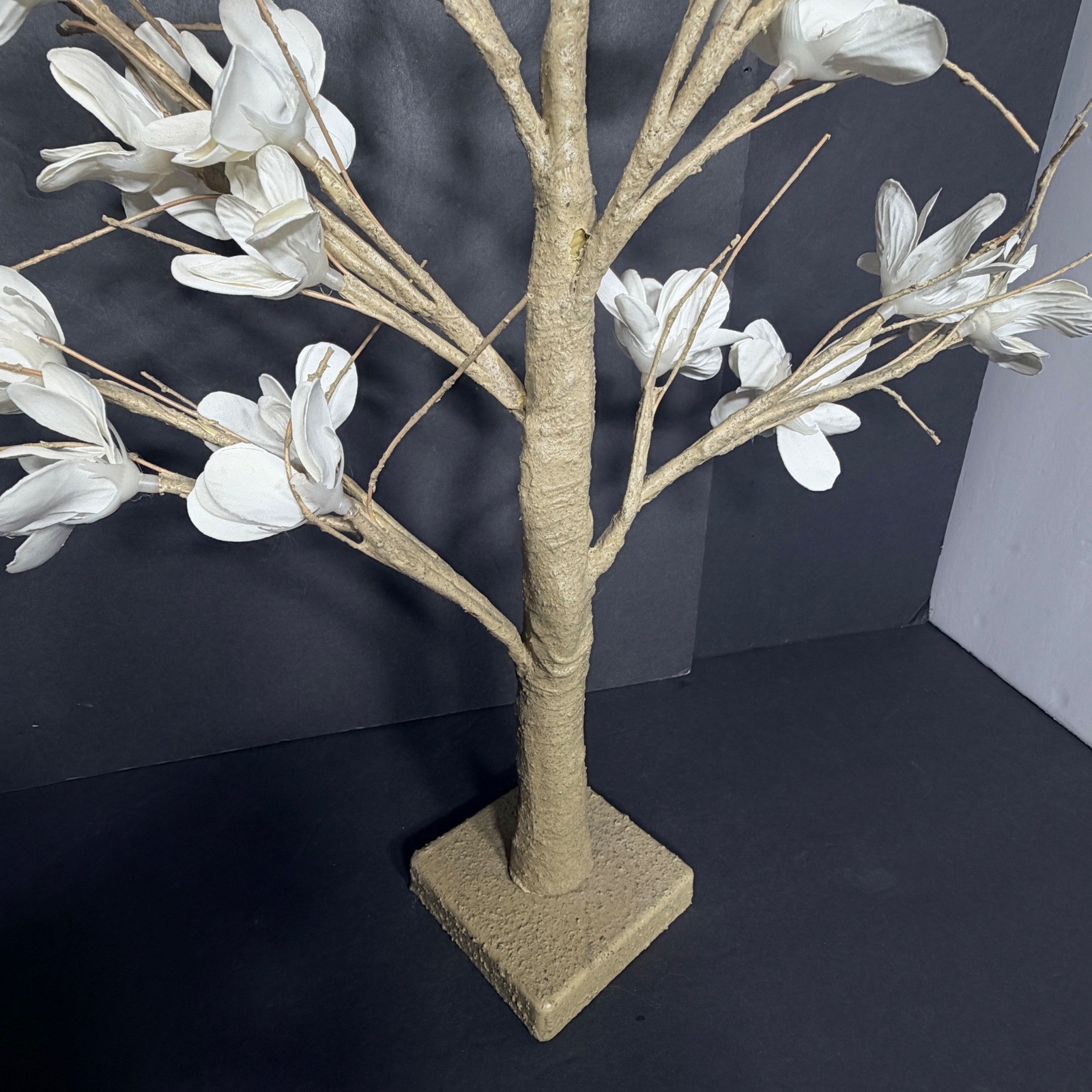 Gorgeous Lighted LED Magnolia Flower Tree White 24” Tabletop Decor Timer 5V DC