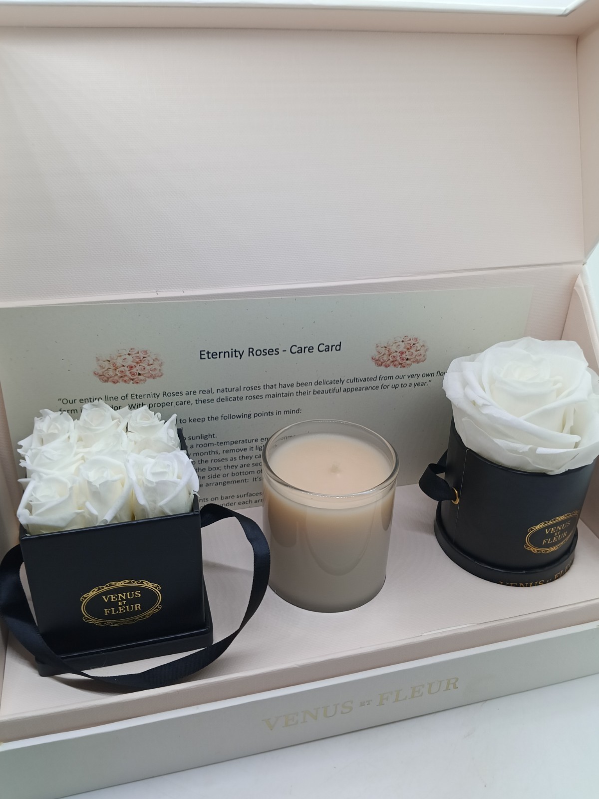 Venus et Fleur box Rose Box – Eternity Roses & Candle