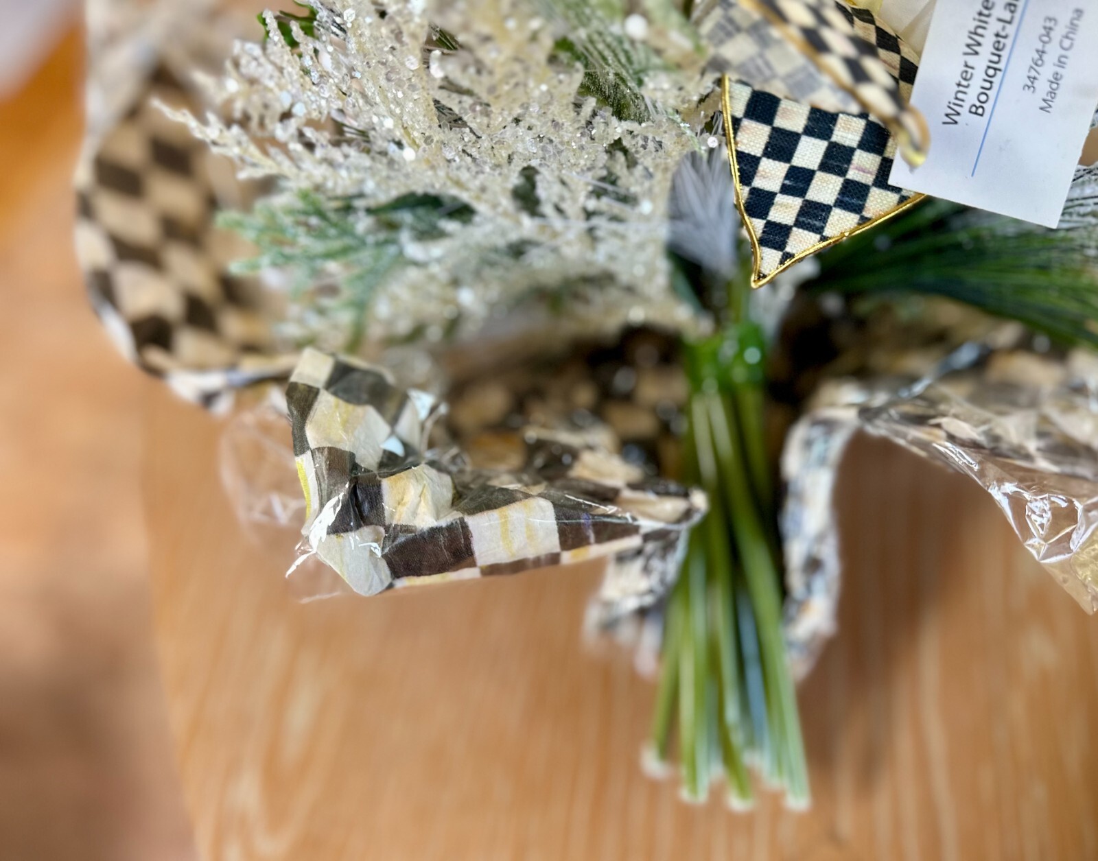 Lrg Winter White MacKenzie Childs Rose Bouquet Courtly Checks Cello Wrap w/ Tag