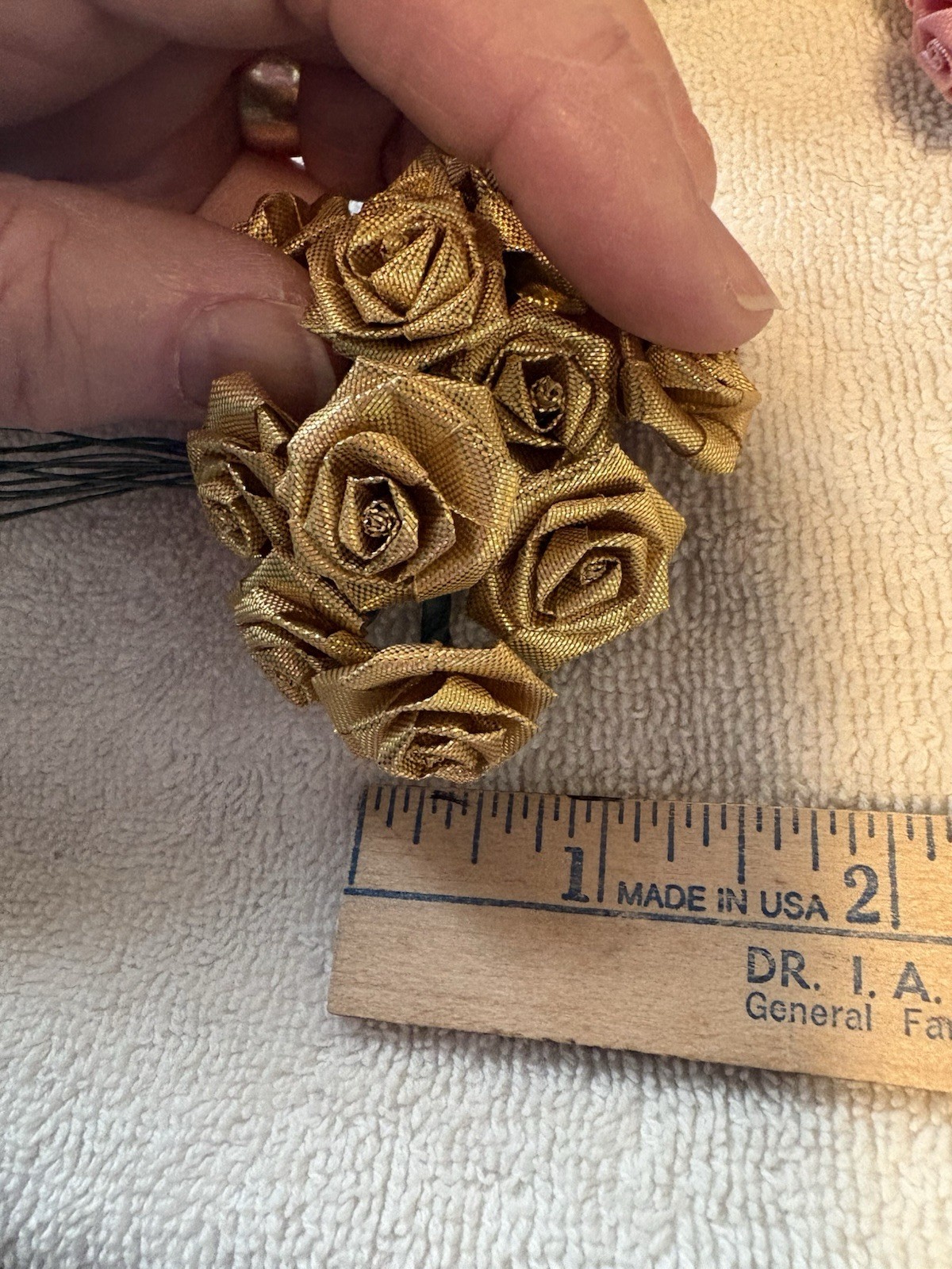 Vtg Lot Of 25 Bundles Mini Rose Artificial Poly Silk Wired Flowers