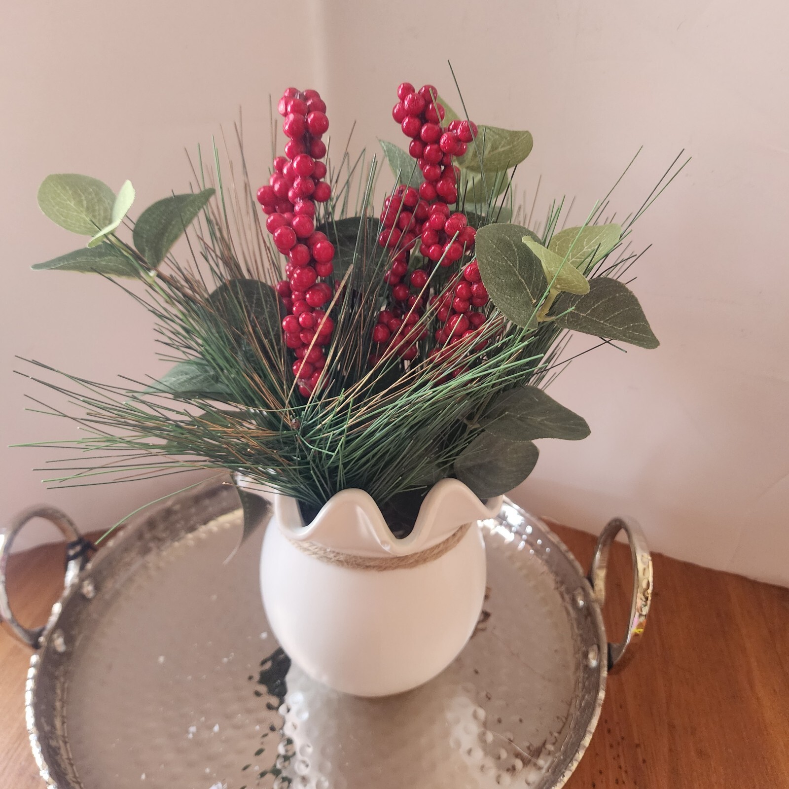 Home Decor Artifical Floral Greenery Arrangement White Ruffled Pottery Planter