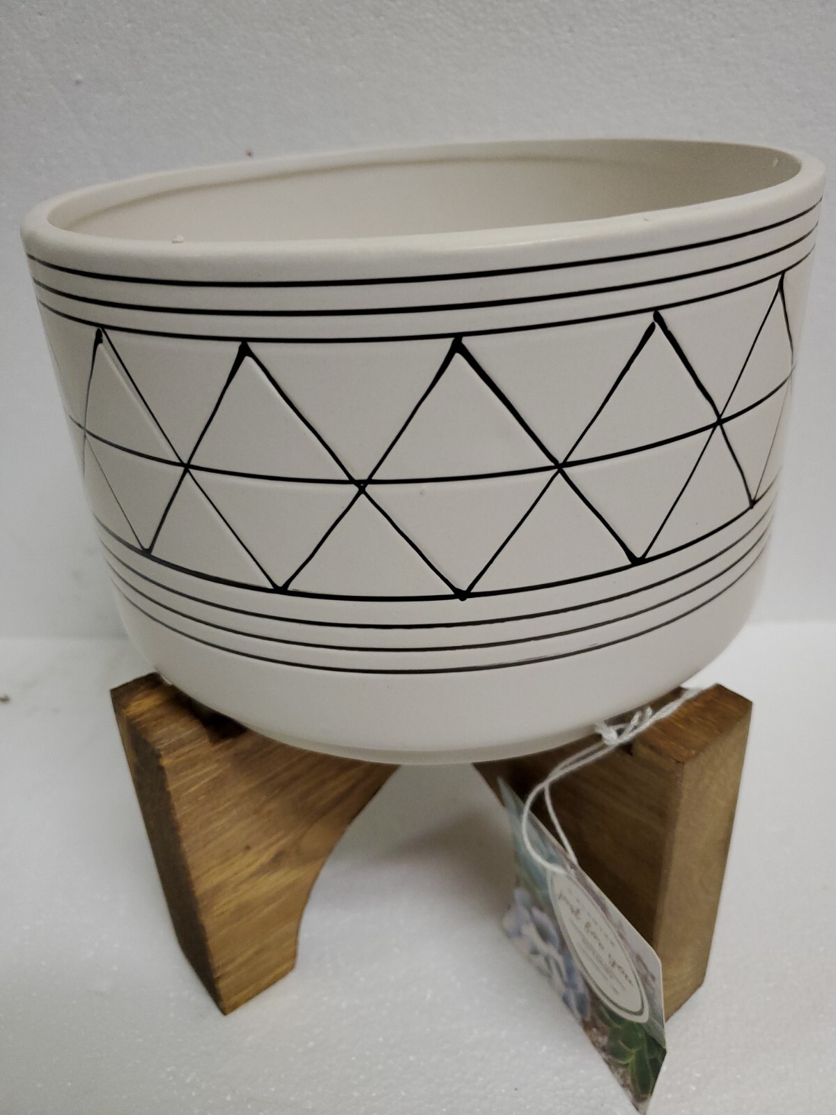 Flora Bunda Plant Pot 7 in. Glazed/With Stand Ceramic Indoor Round White