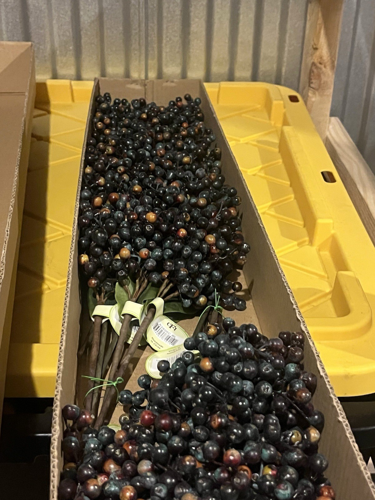 24 Pack- 13″ Berry Cluster Pick W/3 Leaves.