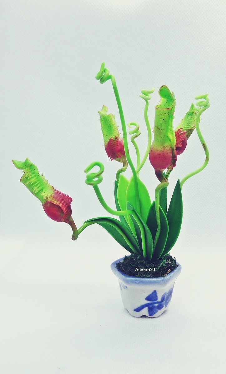 US Stock 4.5″H Handmade ClayCrafted Miniature Artificial Pitcher Plant Nepenthes