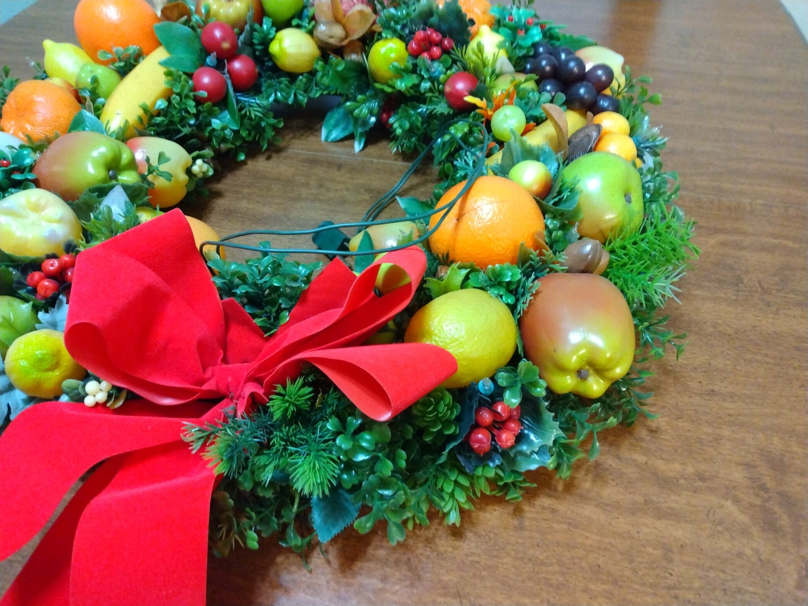 VTG Fall Christmas Door Wreath Large 23″ Fruit Nuts Apples Berries Lighted w/Bow