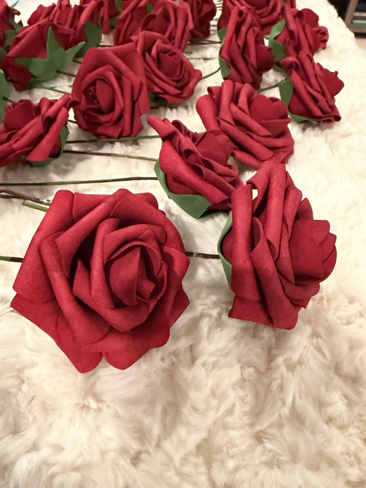 AmyHomie Artificial Real Looking Dark Red Roses For DYI/Wedding Used One Time