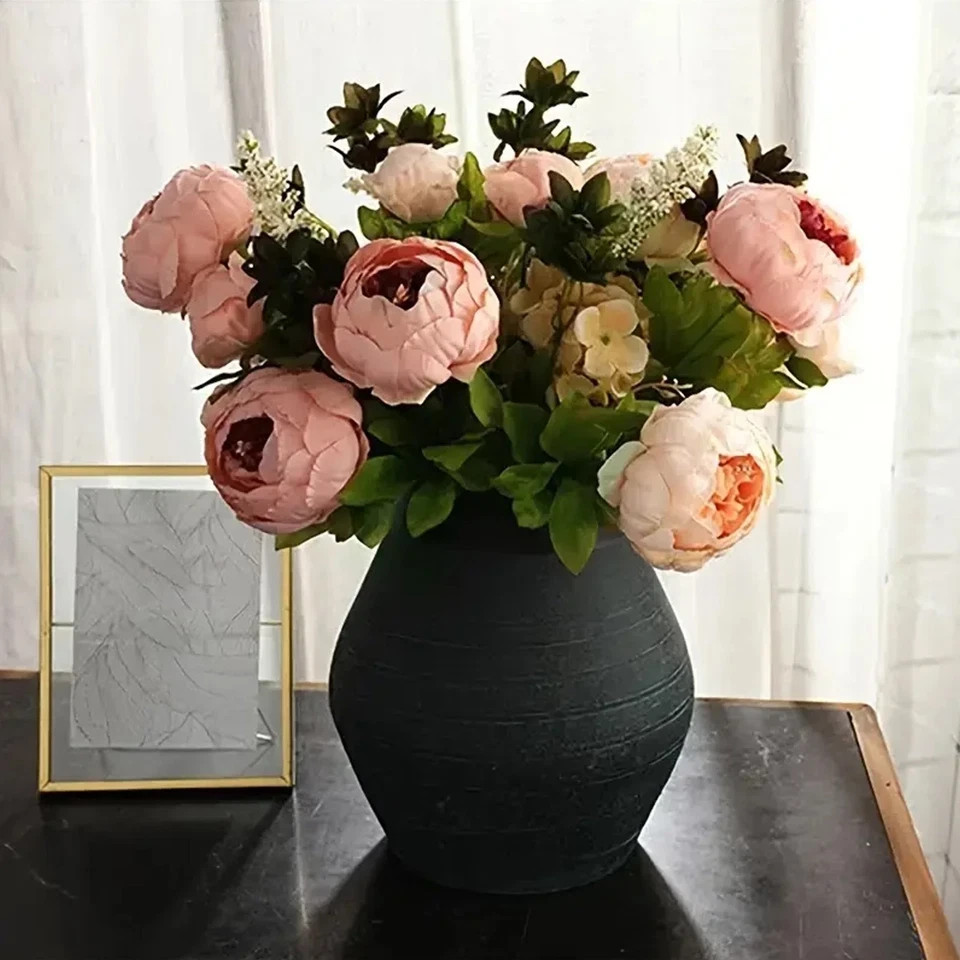 A bouquet of European-style faux peony silk flowers for home deco