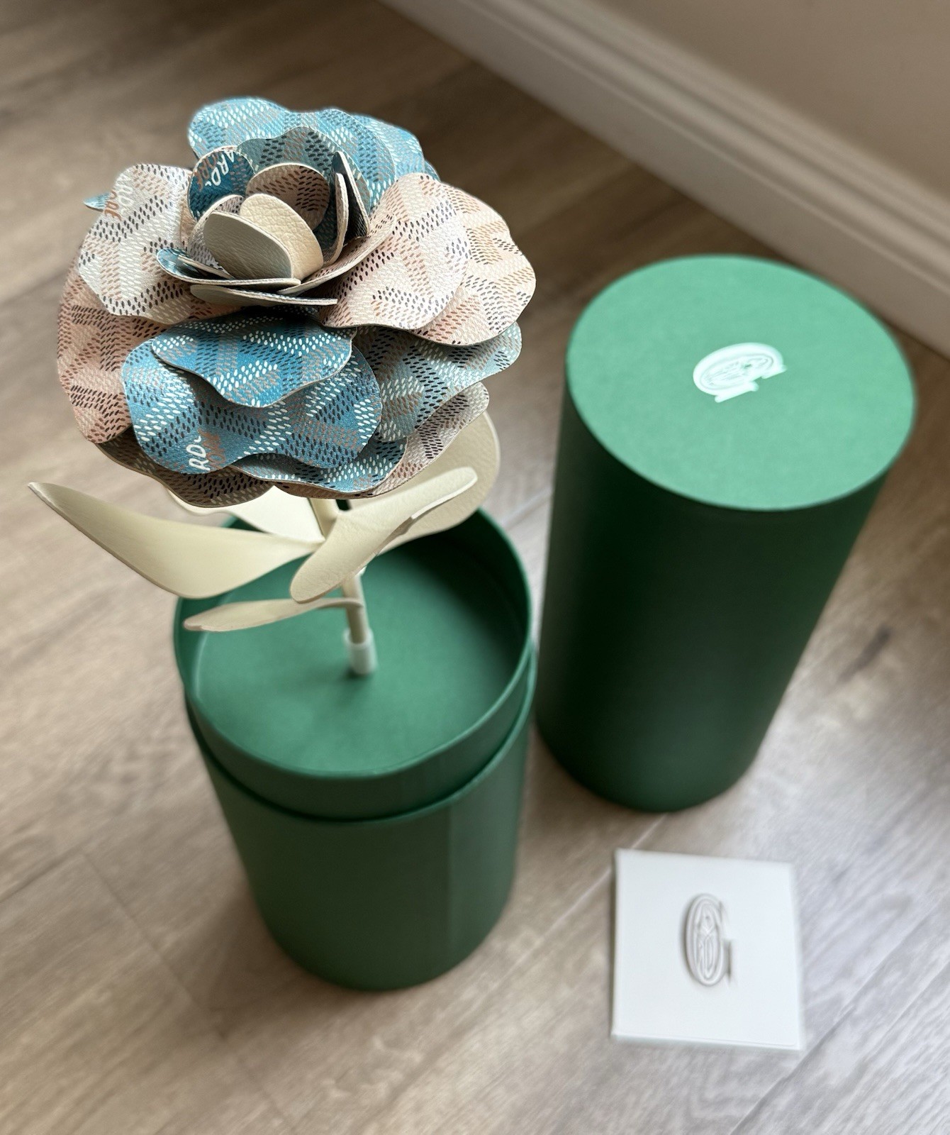 New Goyard Limited Edition MON AMIE LA ROSE Blue Flower With Paper Vase Case