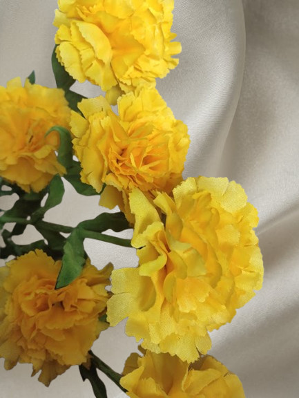 /SIX Artificial natural feel Large carnations