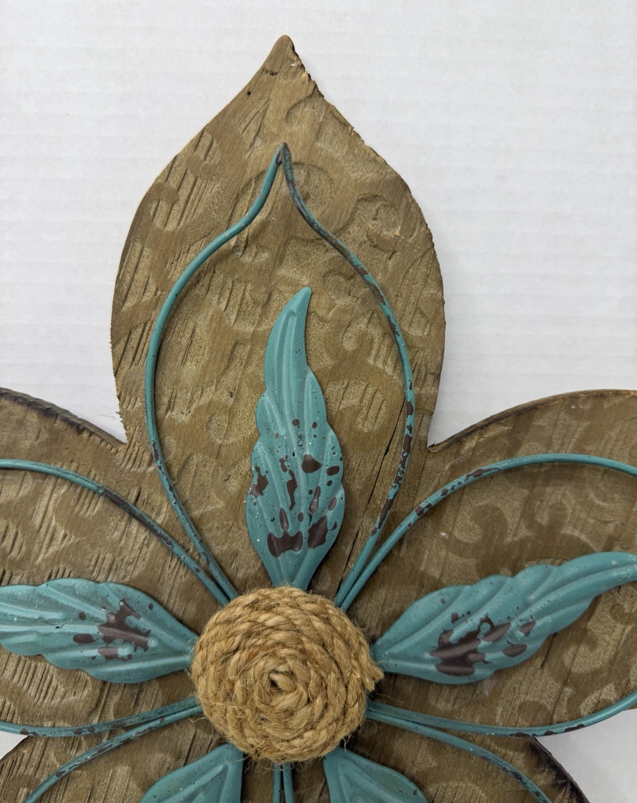 Rustic Wood Flower With Metal Center Wall Hanging Decor Teal 13.25”