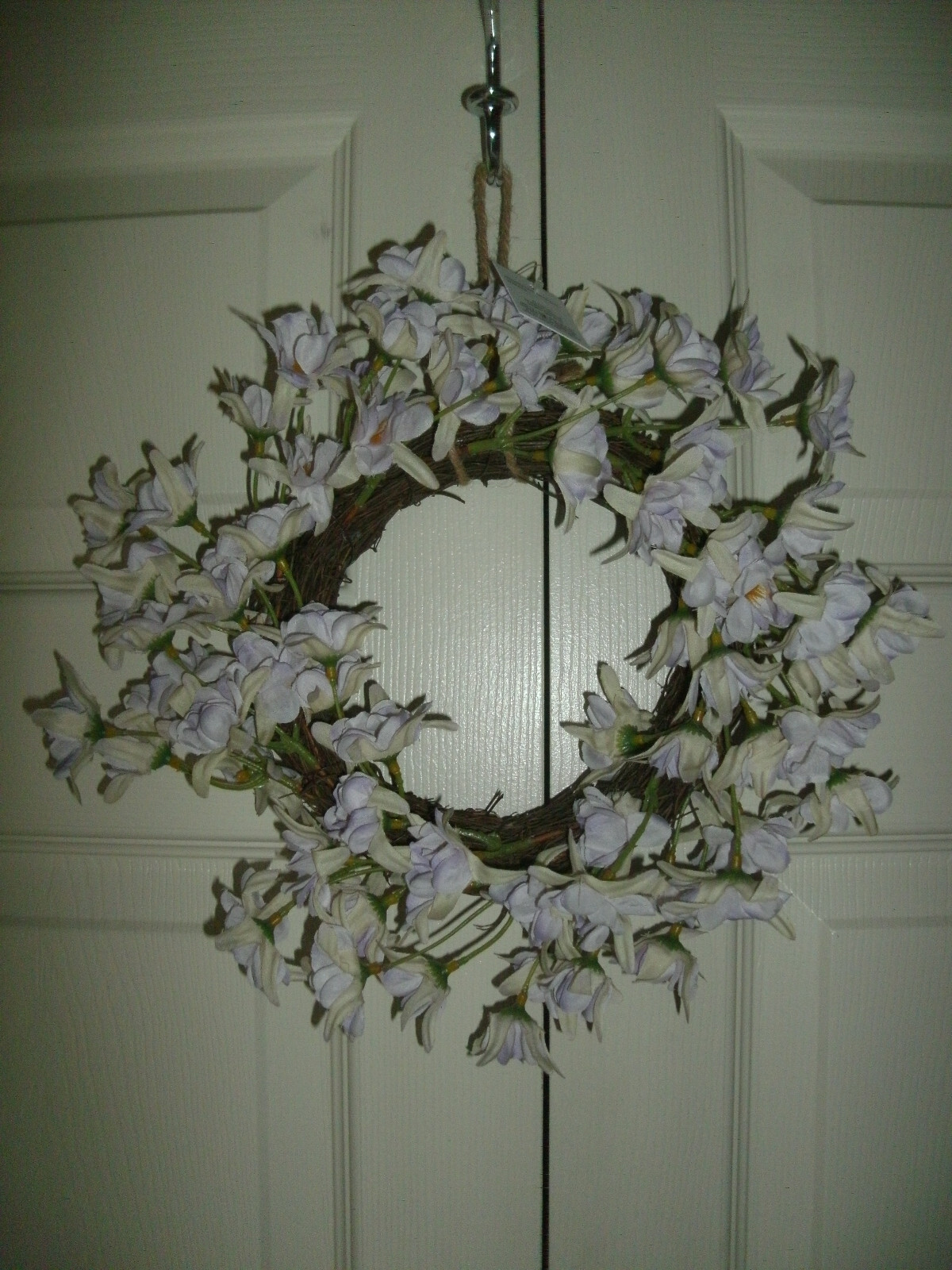 NEW Decorative Floral Grapevine Wreath 11 in. w/ lavender purple faux flowers