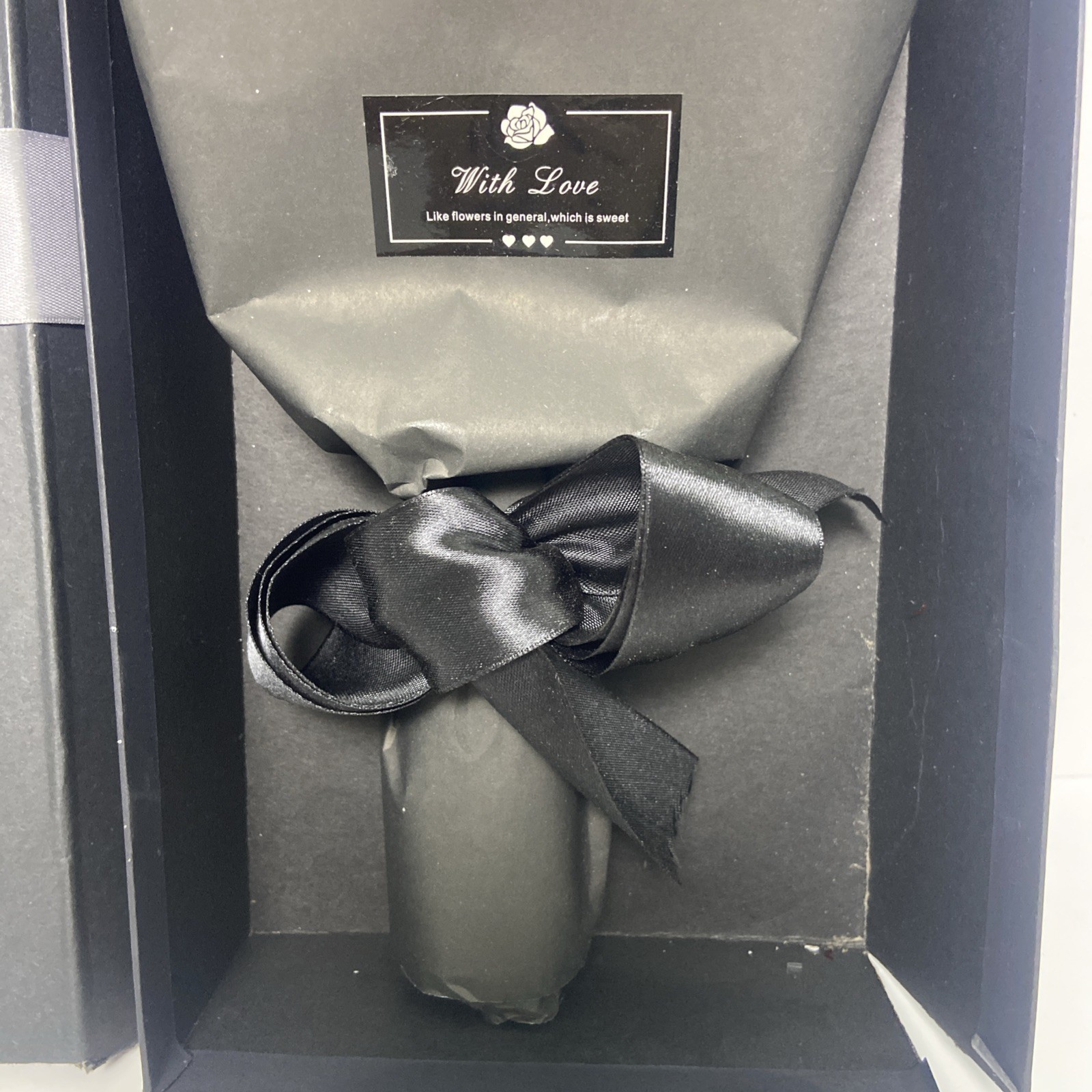 WOORI Gold-Plated Red Roses Leaves Bouquet In Black Gift Box Luxurious Elegant