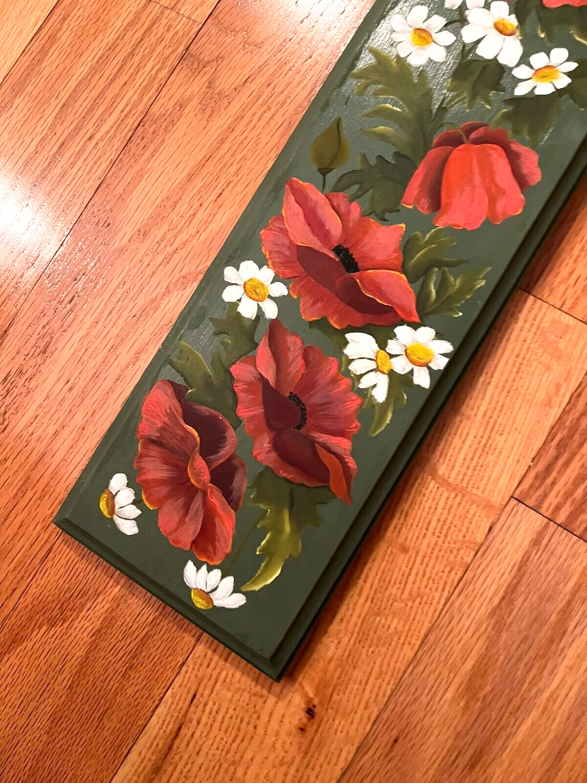 Cutting board shaped Wall decoration Green with red poppy seed flowers 5 x 24.5