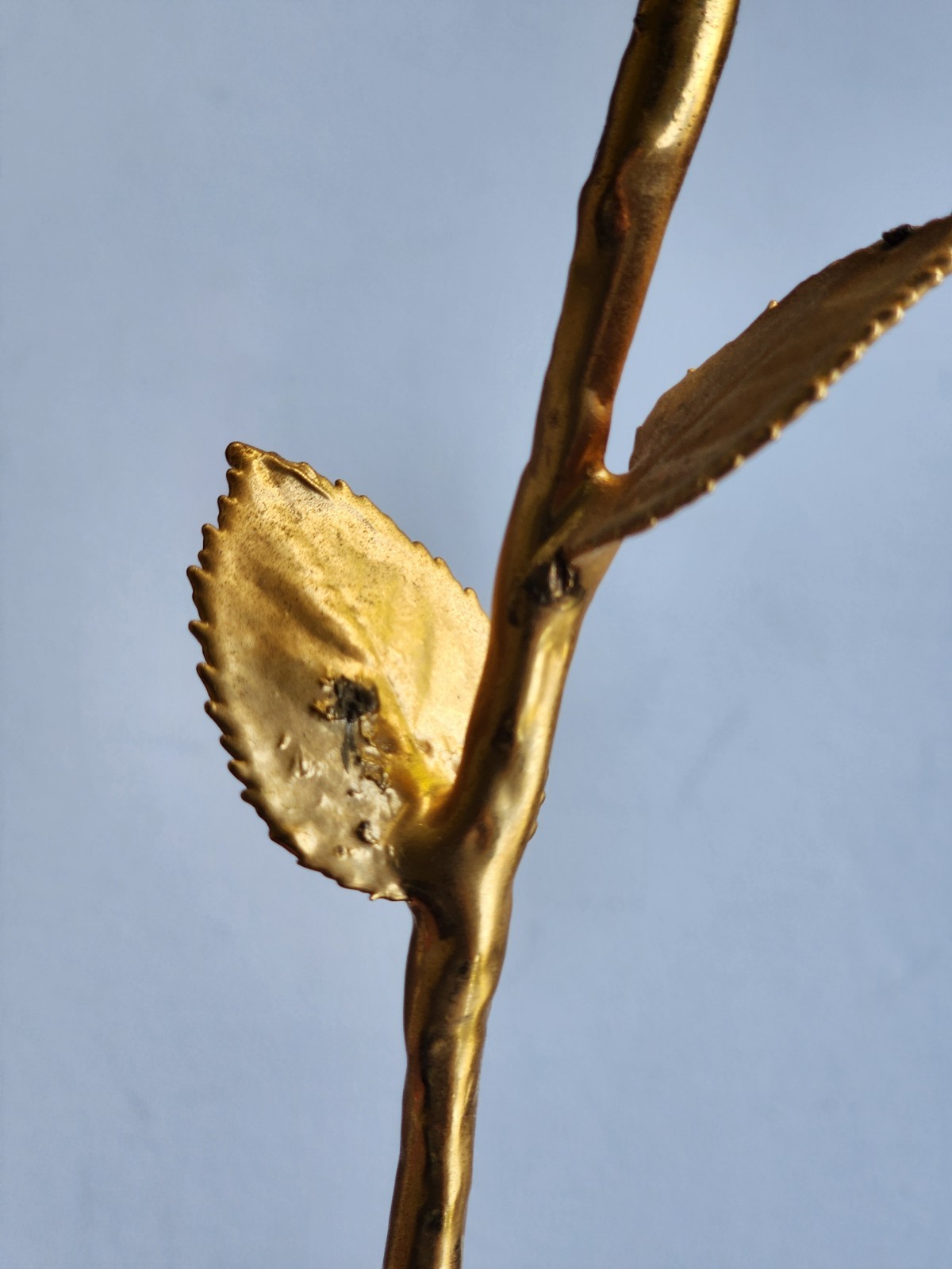 Vintage 12″ Gold Tone Long Stem Rose Decorative Metal Flower Floral Display