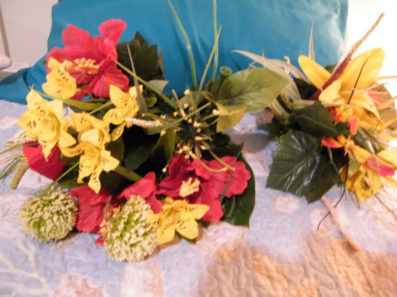 NEW 2 SMALL BUNDLES MULTI COLOR ASSORTED ARTIFICIAL FLOWERS LIKE LIKE