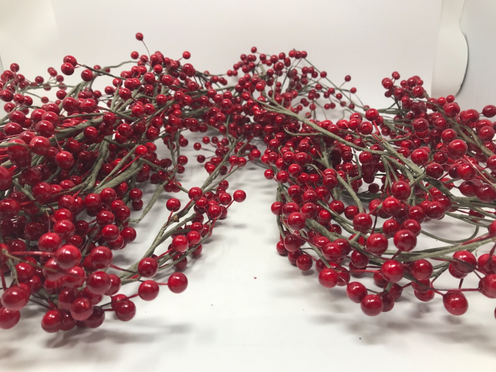 Allstate Pip Berry Garland Red Full Size Beautiful Plastic Christmas Decoration