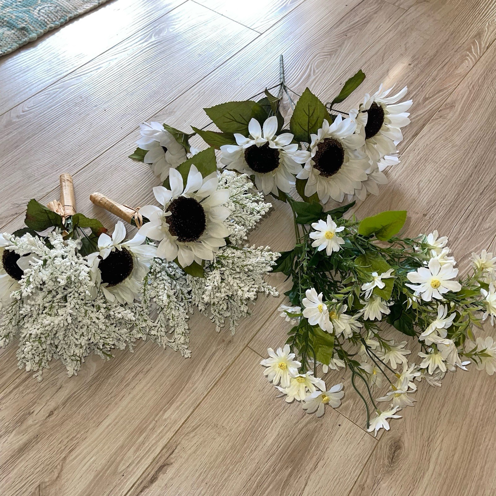 Lot Of Artificial Silk Sunflower Stems, 2 Bouquets, Daisies Cream White Floral