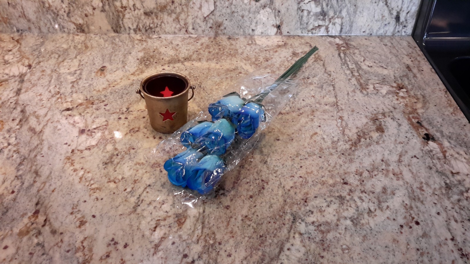 1/2 Open Wood Roses (Choose From Purple, Yellow, Lt Green & Lt Blue w/Blue Tips)
