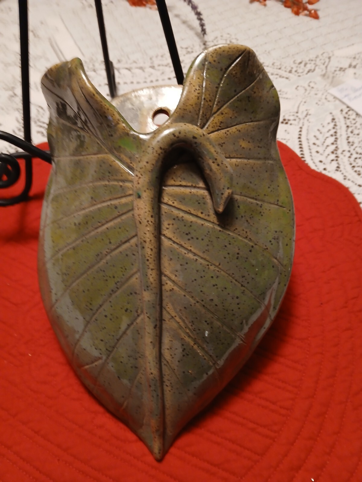 Vintage Green Leaf Wall Pocket Pottery Planter 8 3/4″ x 6″ x 2 3/4″