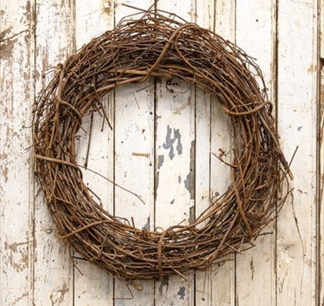 14″ Rustic Country Grapevine Wreath