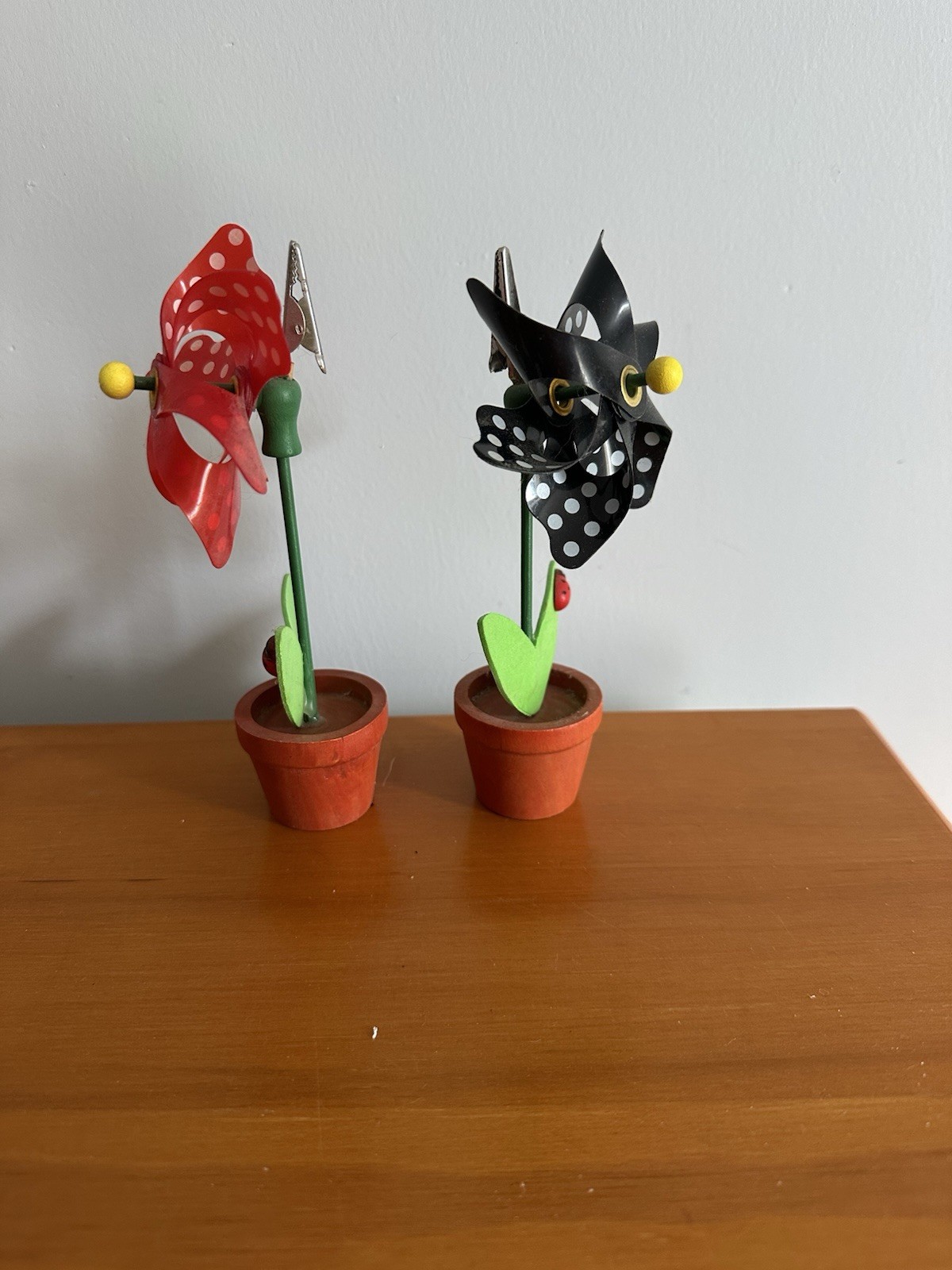 Artificial Red & Black Flower Pots Set of 2 Plastic Metal Floral Decor