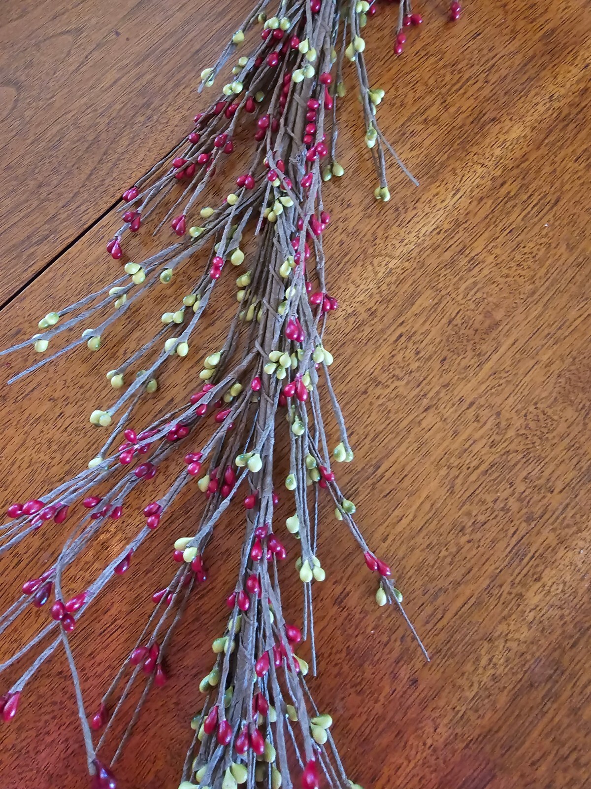 APPLE RED AND LIGHT GREEN PIP BERRY GARLAND – 54″ LONG – NEW