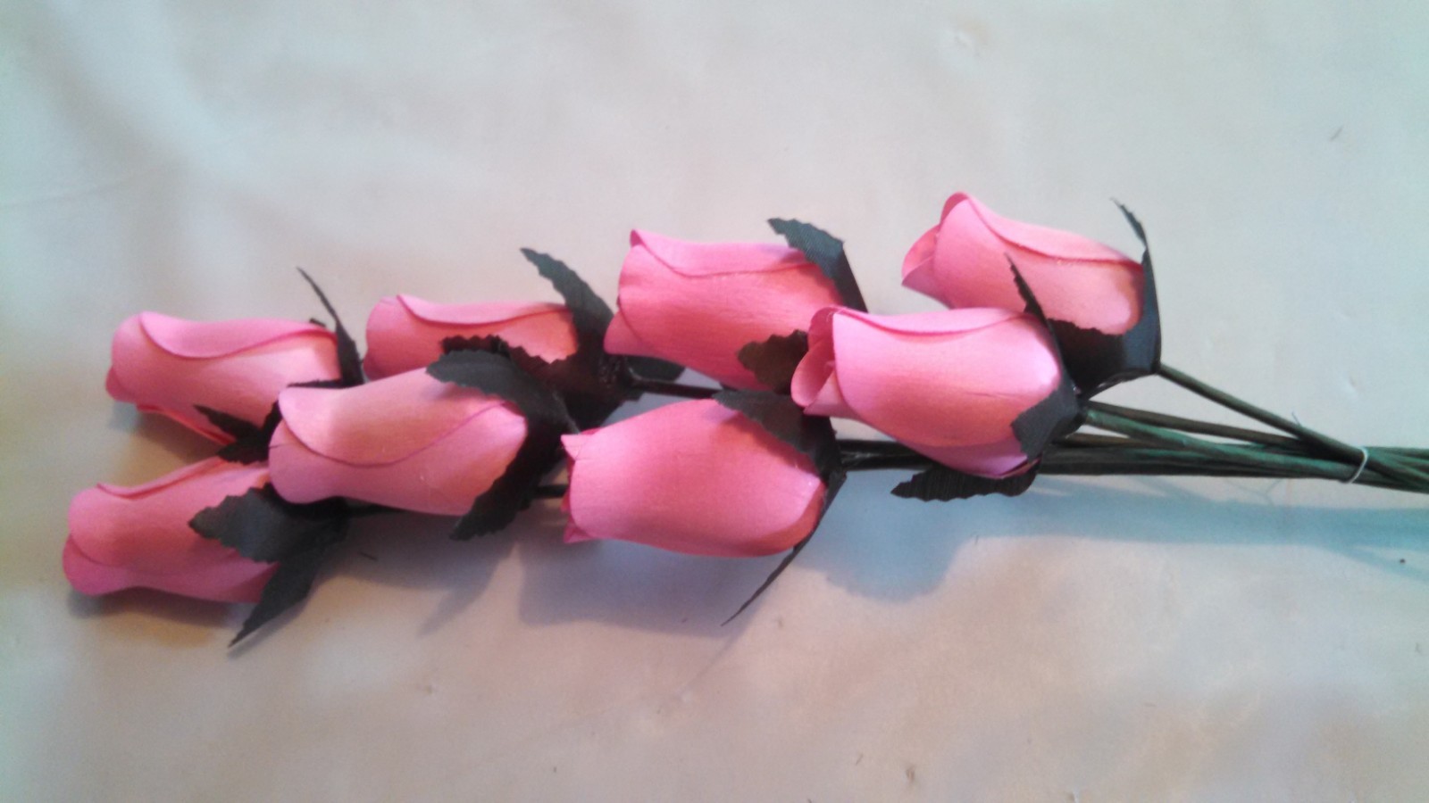 Small Bud Wood Roses – (Various Pink Colors)
