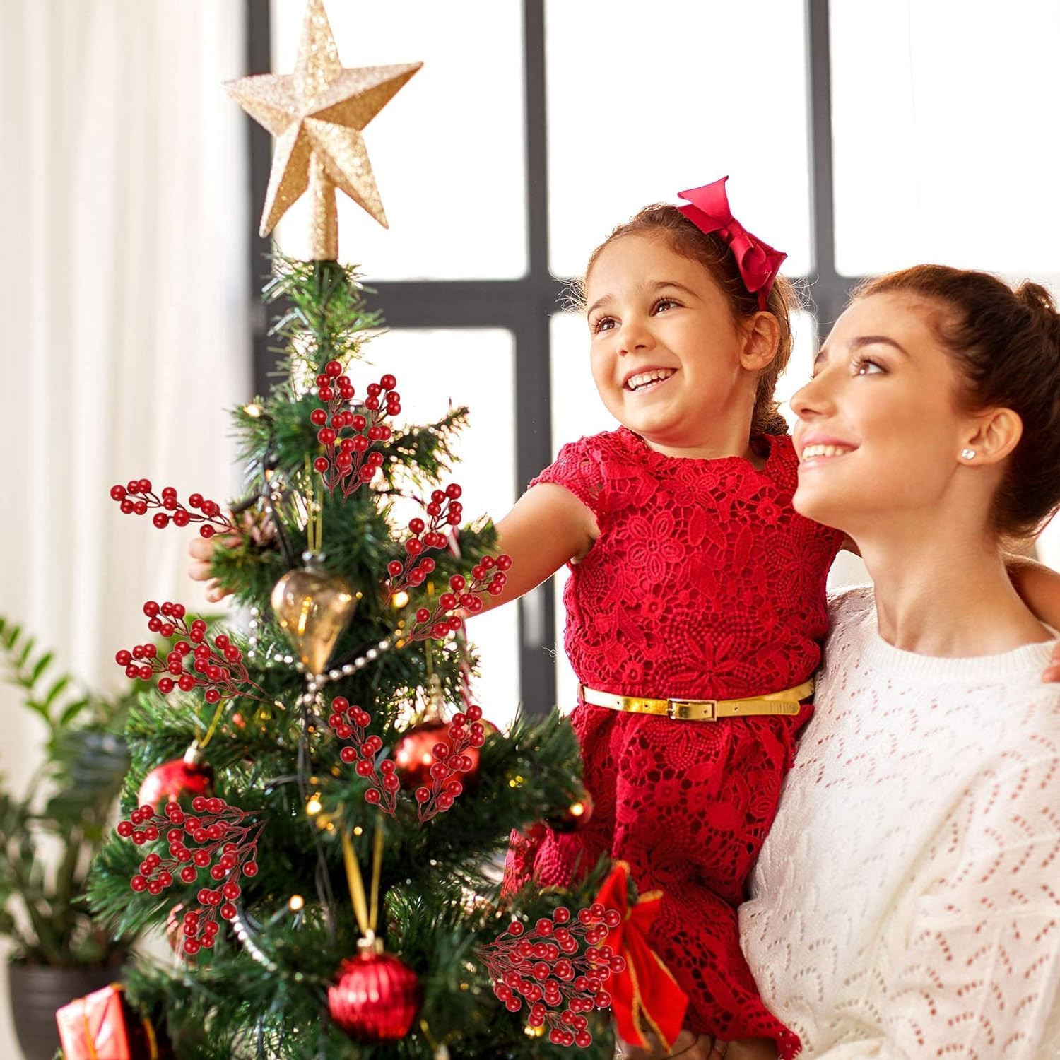 35pcs Christmas Tree Decorations, 9″ Artificial Red Berry Stems – Red Berries