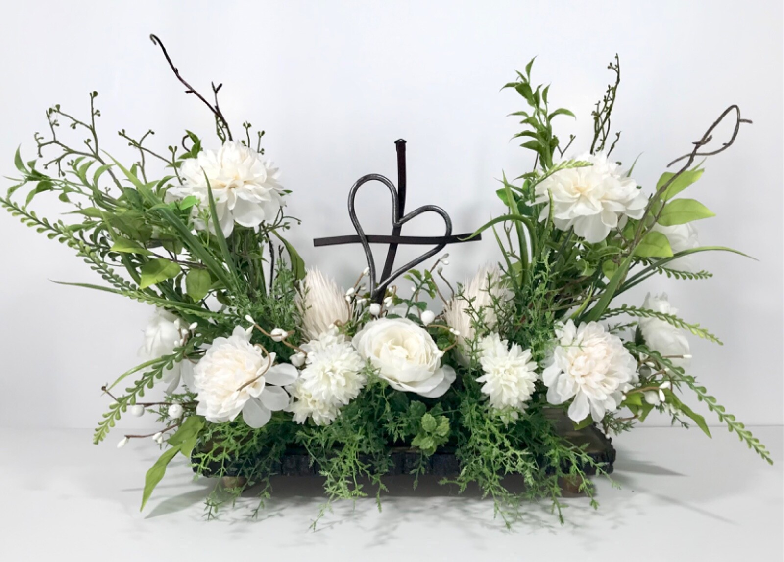 HEART CROSS SYMPATHY LARGE EVERYDAY CHRISTIAN CENTERPIECE FLORAL ARRANGEMENT NEW