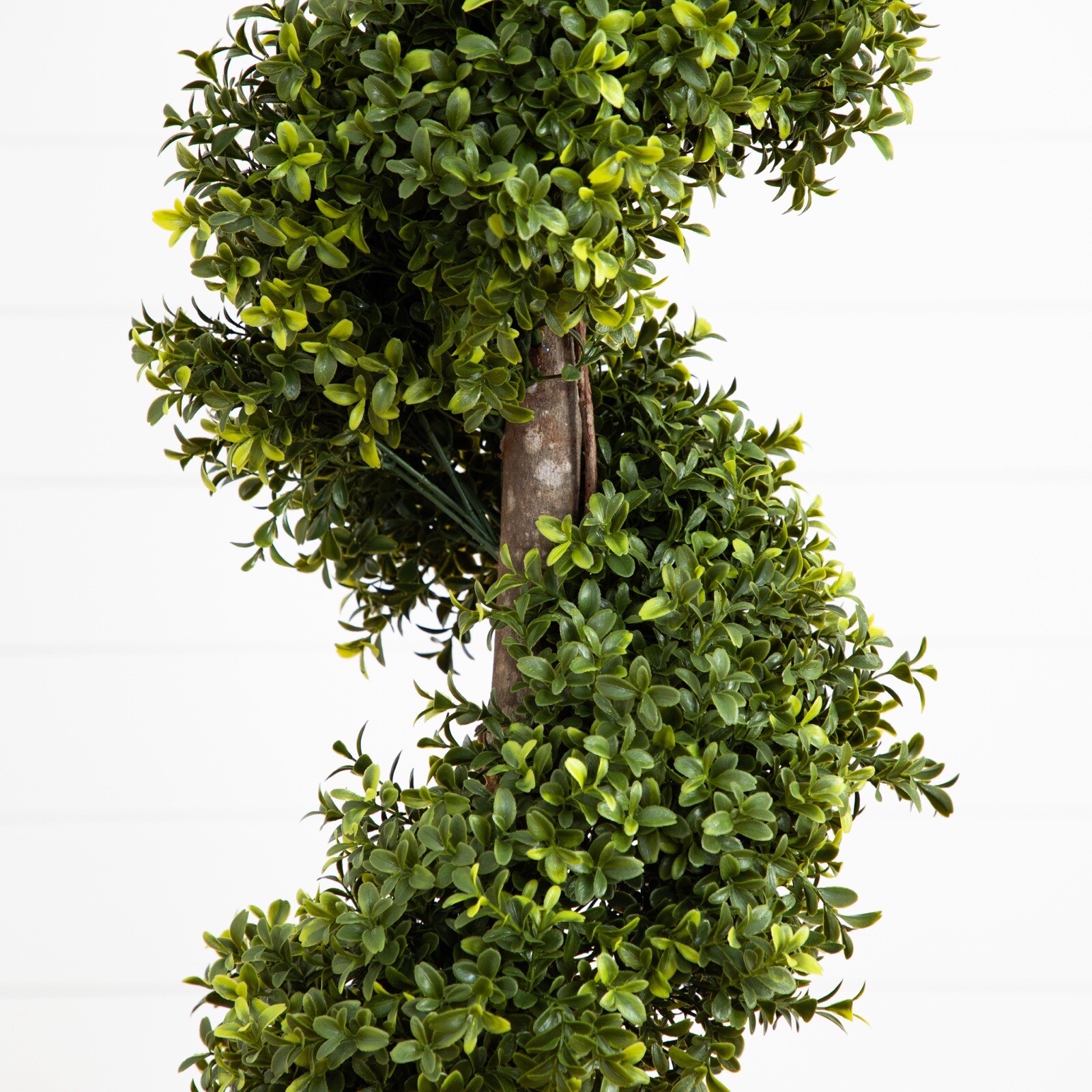 6’ Topiary Boxwood Spiral Artificial Tree UV Indoor/Outdoor. Retail $199