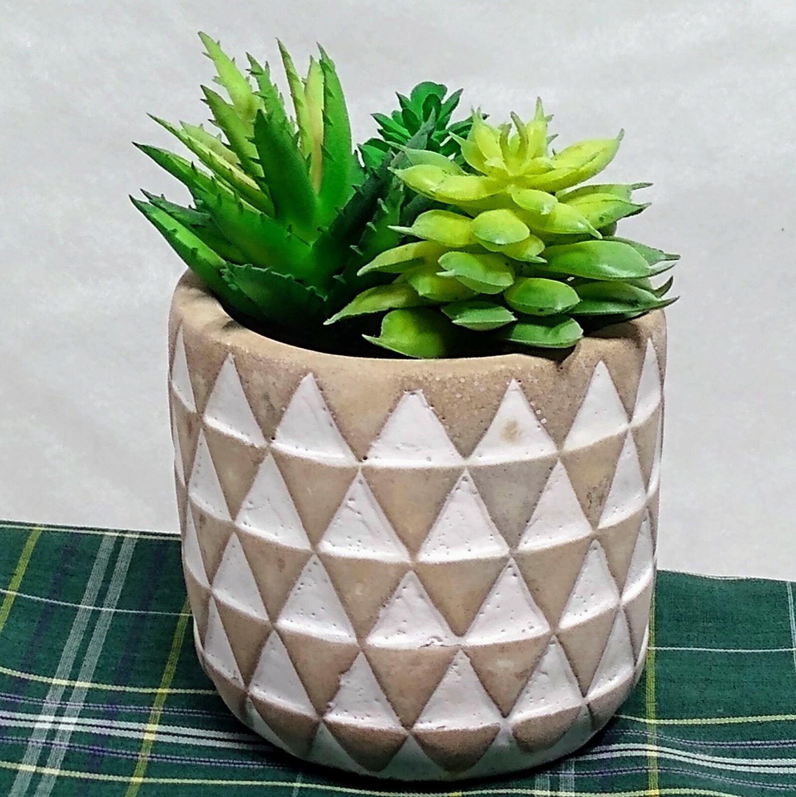 🌼 4.25″ & “5” Artificial Mixed Echeveria Succulents in Cement Pots – Set of 2