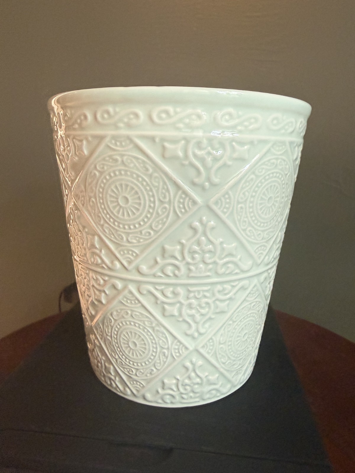 Lt. Green Floral Relief Pattern Ceramic Vase, Plant Pot or Utensil Holder 5.5″