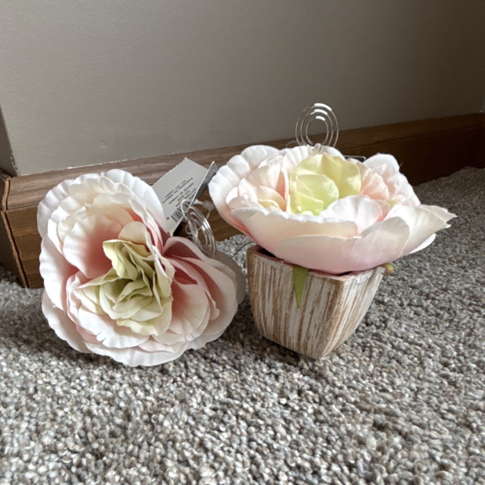 Martha Stewart Artificial Silk, Pink White Green Place Place Card Holder
