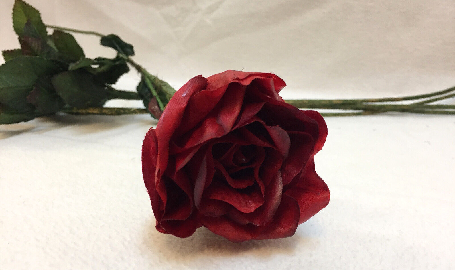 Red Roses Stems Long Stem 29″ Faux Artificial Indoor Decoration Lot of 5